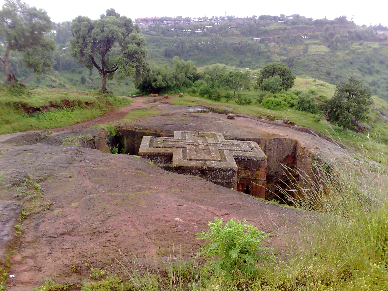 The cross-shaped Bet Giyorgis church seen from above